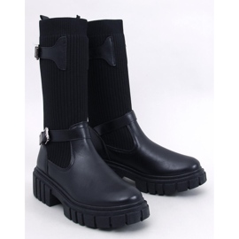 Rhea Black boots with a flexible upper 1