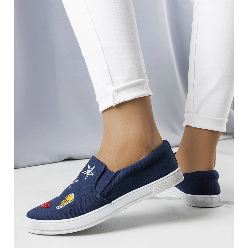Navy blue sneakers with patches from Anais 1