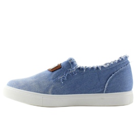 Denim slip-ons with NB22 L. Blue badge 2