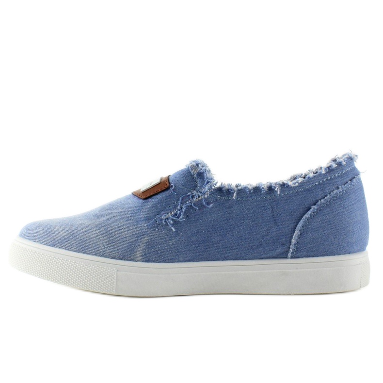 Denim slip-ons with NB22 L. Blue badge 2 Denim slip-ons with NB22 L. Blue badge 2