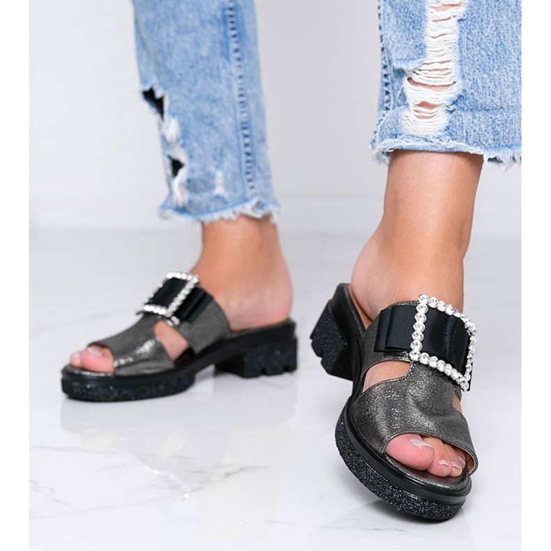 Gray shiny flip flops with a Lizzy buckle grey 1