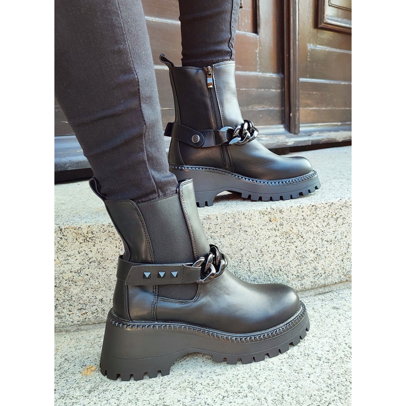 Women's black worker Chelsea boots with a detachable chain 2