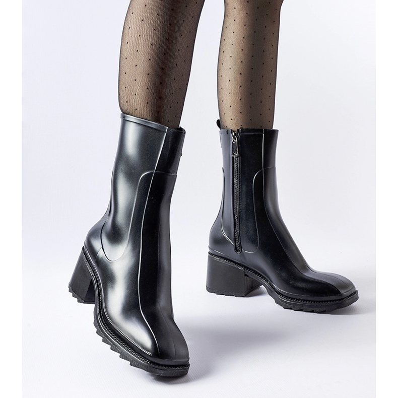 Black zipped Wellington boots with a Maggiore block 1