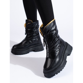 Black women's snow boots on the Vinceza platform 1