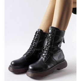 Black insulated boots with a brown sole Beata 1