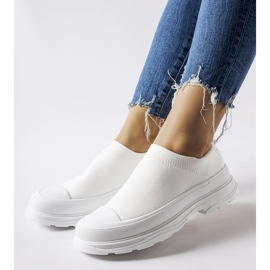 White slip-on sneakers on the Baratili platform 1