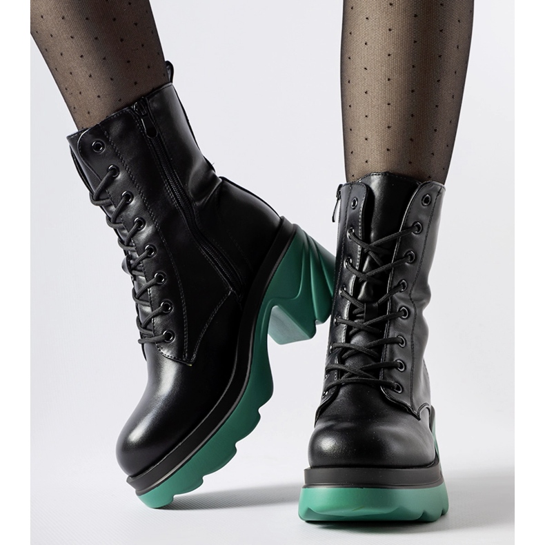 Black insulated workers on a Costa nautical pole 1