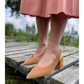 Marco Shoes Brown pumps with a heel made of natural velor 1