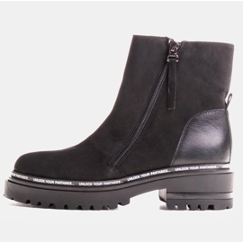 Marco Shoes Smooth women's boots with an interesting, thick bottom black 1