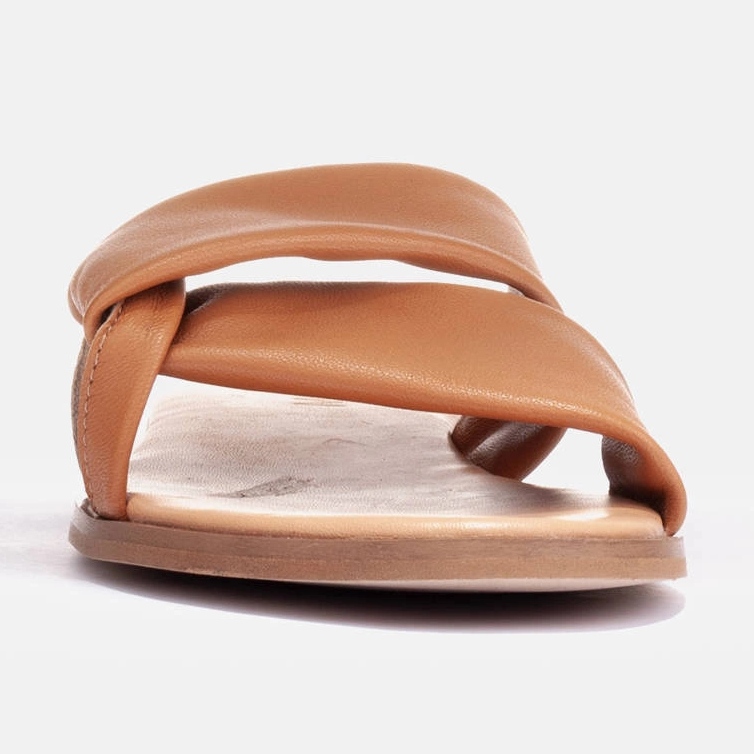 Marco Shoes Leather flip flops on a flat bottom brown 1