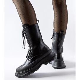 Black workers' shoes with a thick black Crosia sole 1