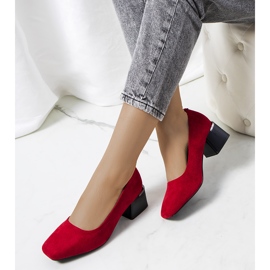 Red pumps on the Bloor post 1