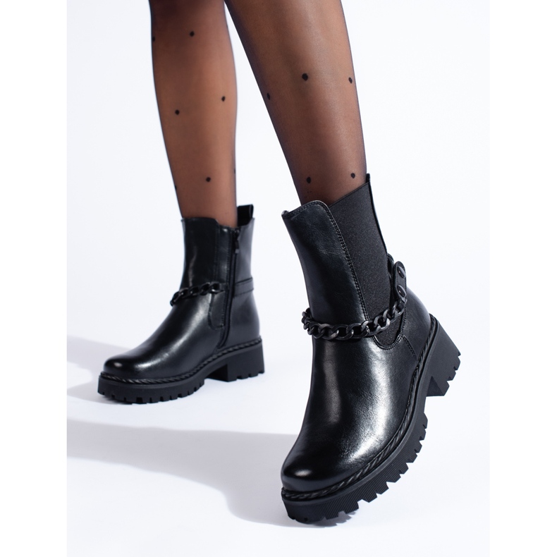 Black women's Chelsea boots with chain 1