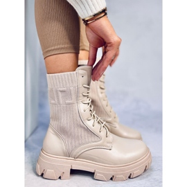 Workers with a flexible Calling Beige upper 2