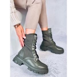 Workers with a flexible Calling Green upper 2