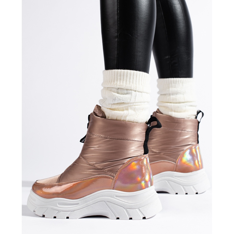 Snow boots on the VINCEZA platform golden 1