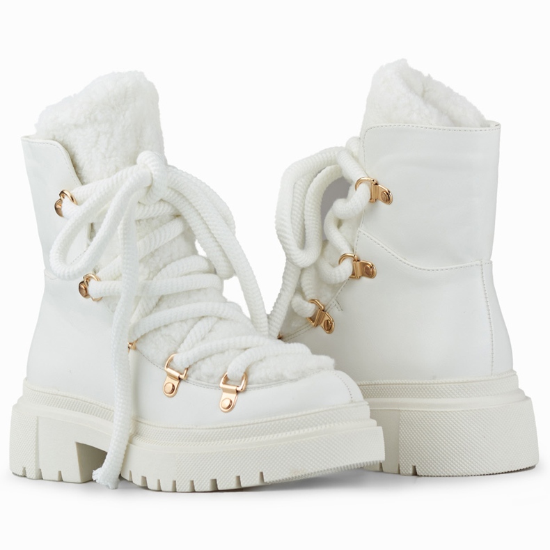 Women's white fur snow boots 1