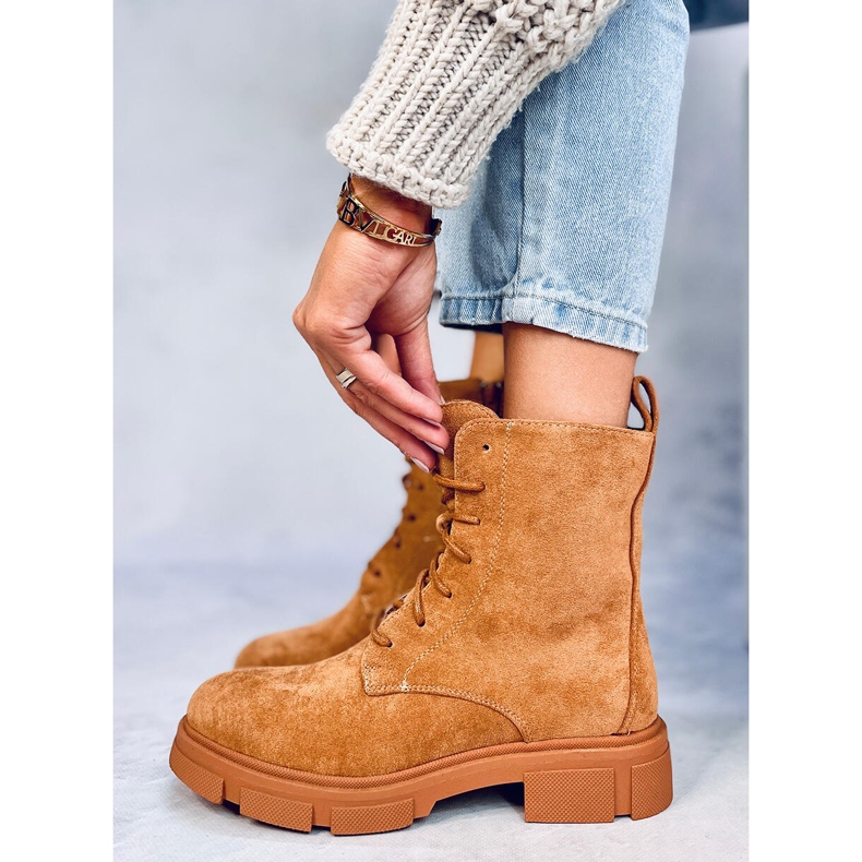 Zoe Camel lace-up workers brown 1