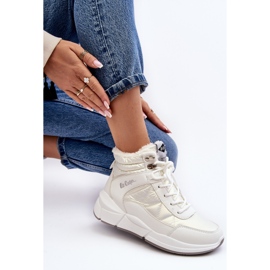 Insulated Women's Boots on the Platform Lee Cooper LCJ-23-44-1983L White 1