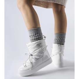 White insulated snow boots with elastic Oslavia 1