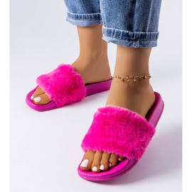 Pink slides with fur from Raffaele 1