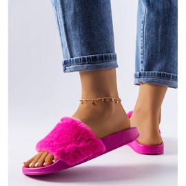 Pink slides with fur from Raffaele 2