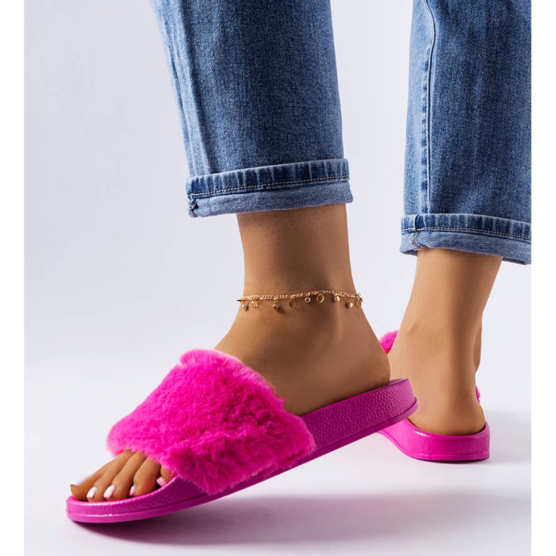 Pink slides with fur from Raffaele 2