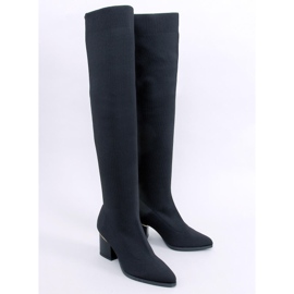 Mckenzie Black low-heeled musketeers 1