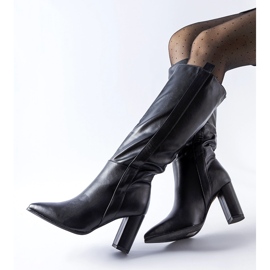 Black classic slip-on boots with a Palma heel 1