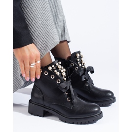 Black workers' boots with Shelovet pearls 1