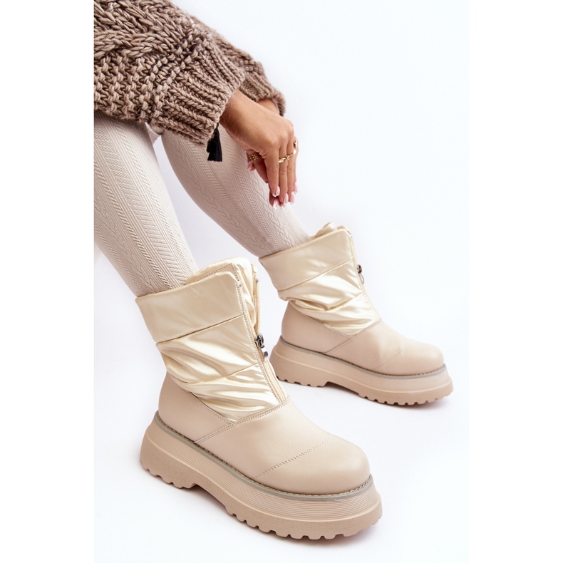 Women's Snow Boots On A Thick Sole With A Zipper GOE MM2N4079 Beige 1