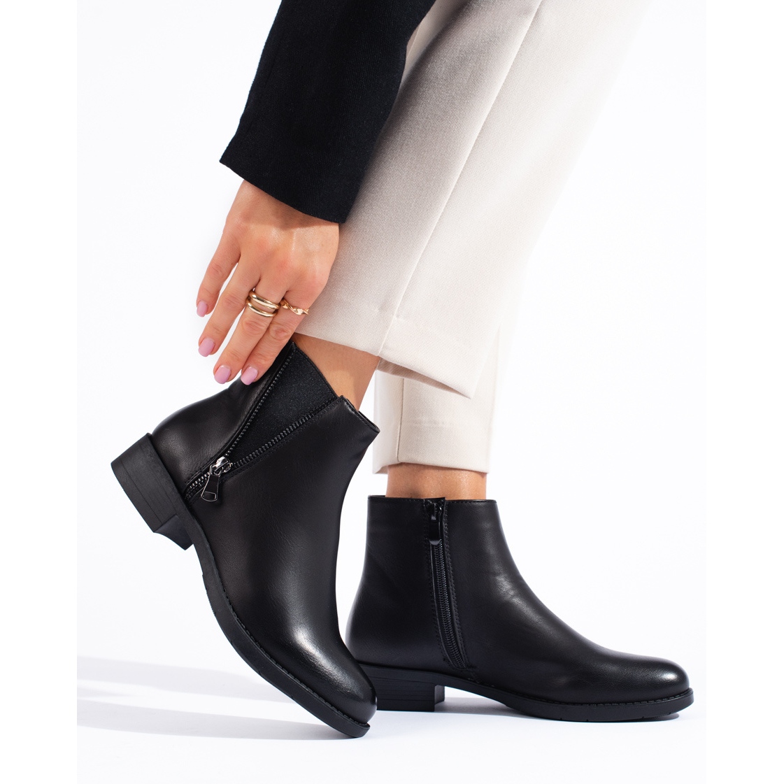 SHELOVET Classic low black ankle boots with a decorative zipper