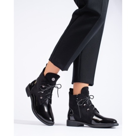 Women's lace-up boots with a flat heel black 1