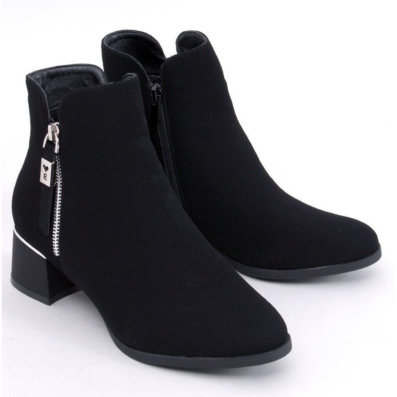 Leines Black low-heeled ankle boots 1