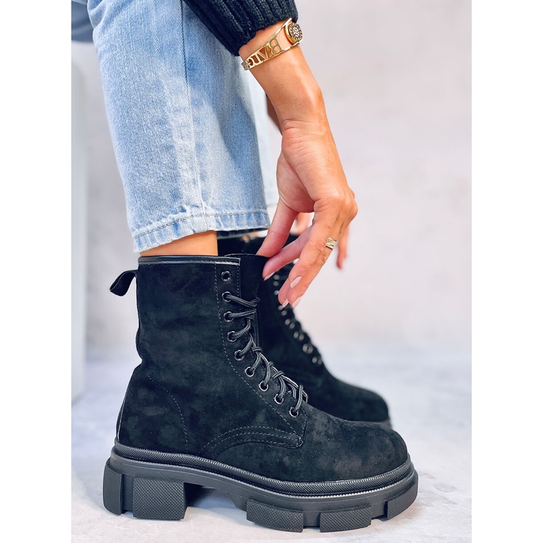 Dazy Black suede workers 1