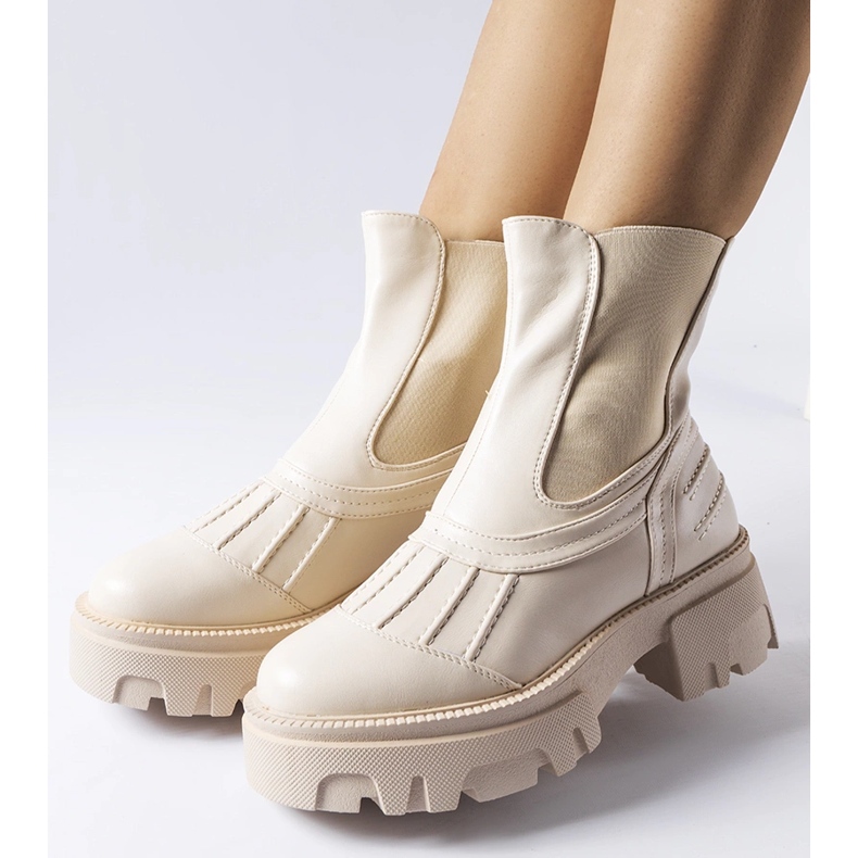 Beige massive insulated Carruba workers 1