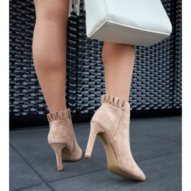 Beige ankle boots with a ruffle on a Dolcelino high heel 1