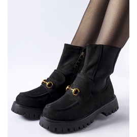 Black insulated boots with an Overlook buckle 1 Black insulated boots with an Overlook buckle 1