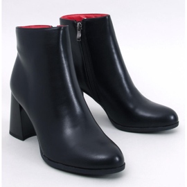 Tanna Black full-grain ankle boots with a stable heel 1