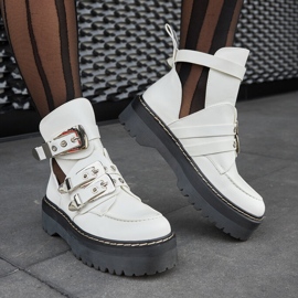 White ankle boots on the Lograto platform 1