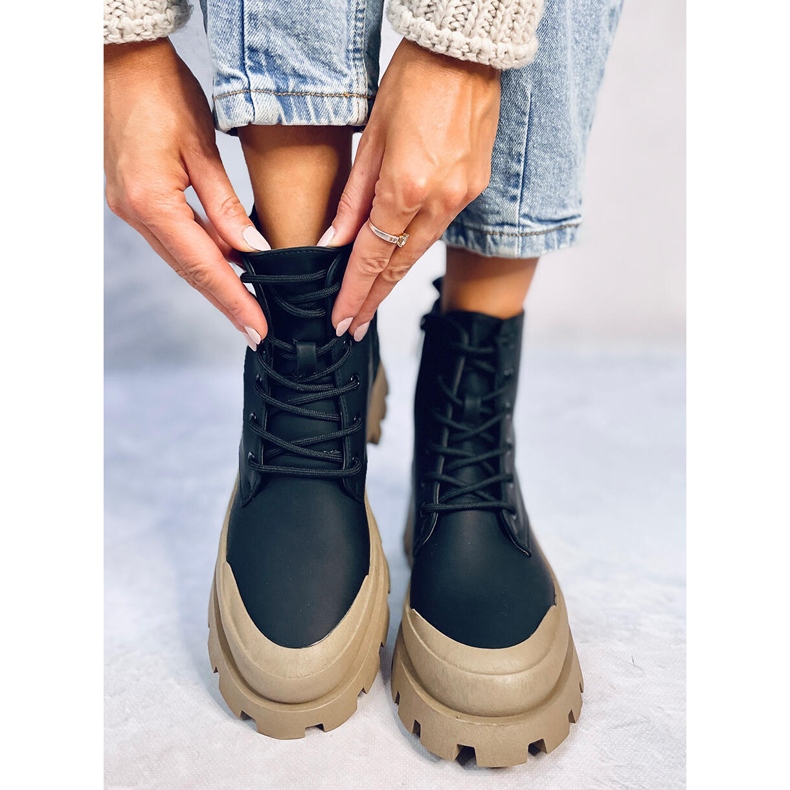 Toma Black trekking boots 1