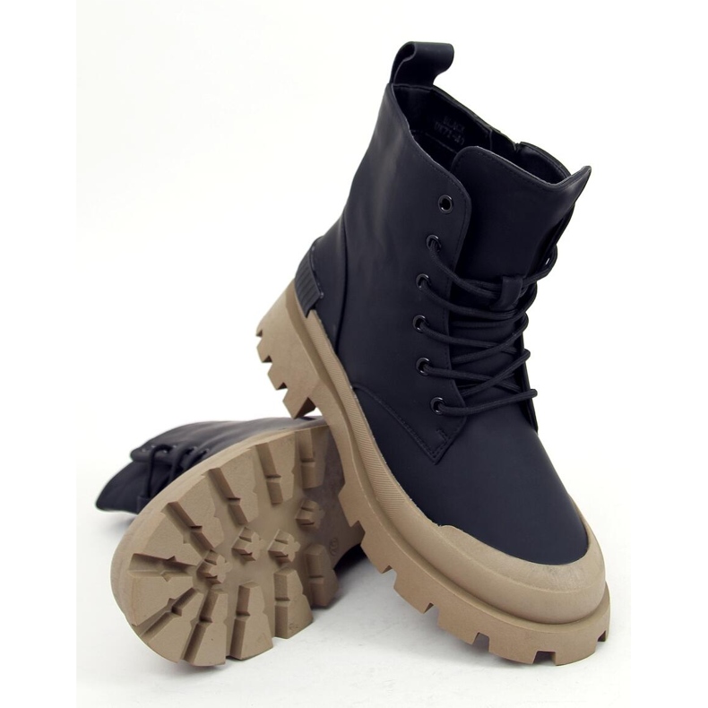 Toma Black trekking boots 2