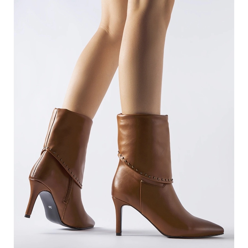 Brown insulated boots with a Cipresso high heel 1