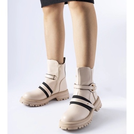 Beige insulated Laderoute boots 1