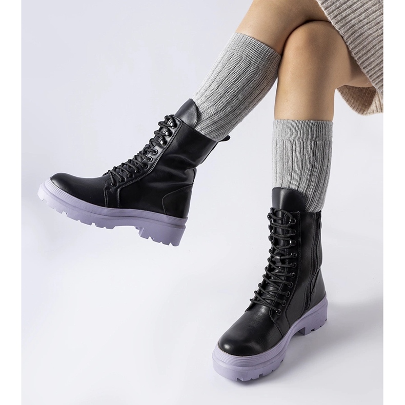 Black sneakers with a colorful Quennie sole 1