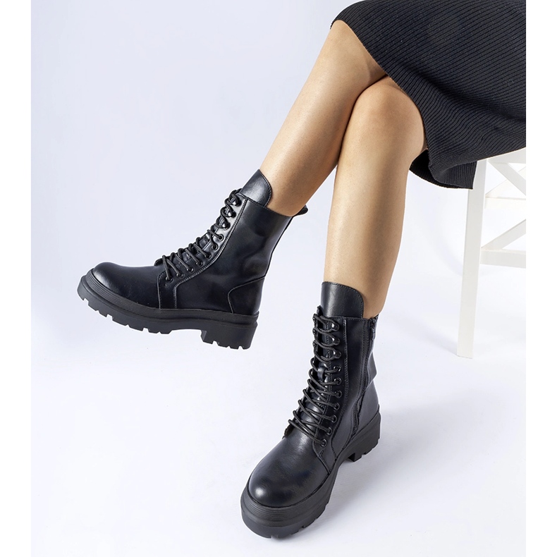 Black flat boots with Zacharie protector 1