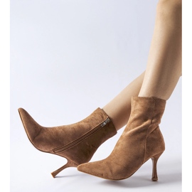Brown low-heeled ankle boots from Guimond 1