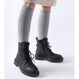 Black flat boots with Brattle protector 1