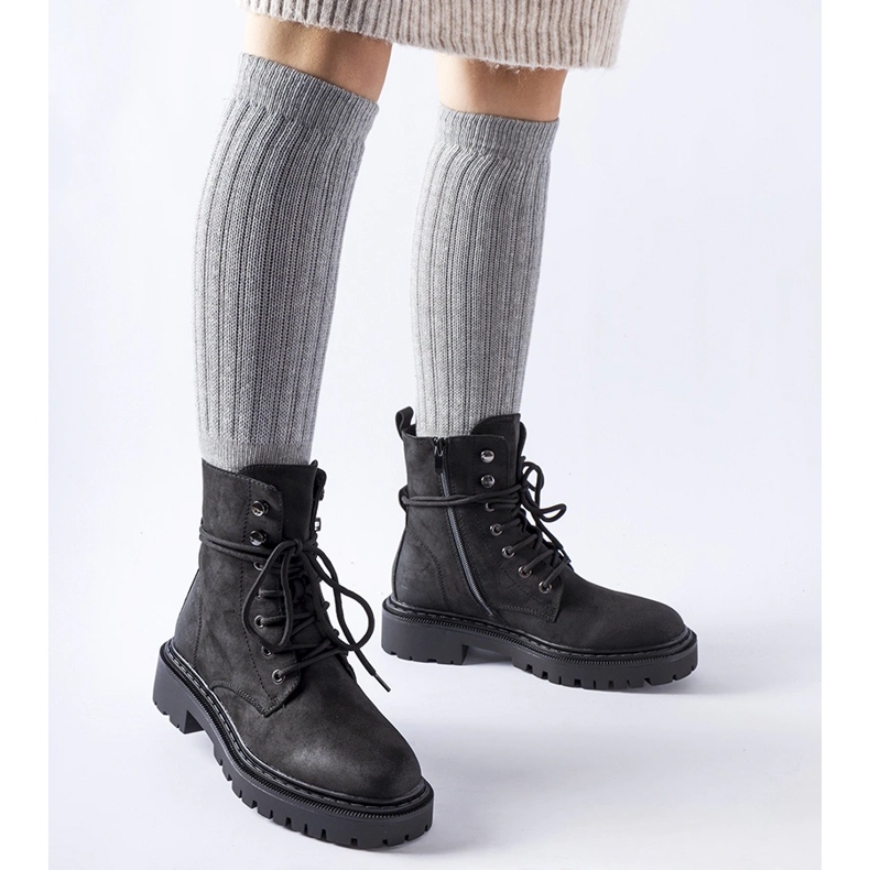 Black flat boots with Brattle protector 1