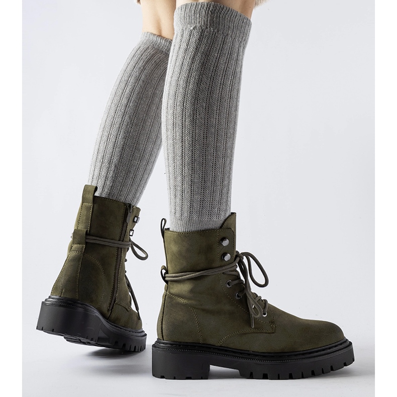 Green flat boots with Brattle protector 1